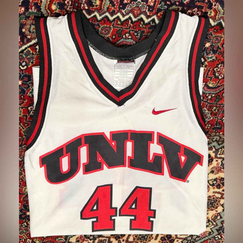 VINTAGE NIKE UNLV RUNNIN REBELS #44 BASKETBALL JERSEY WHITE SCREENED SIZE XL